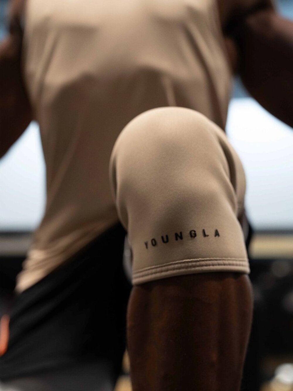 YOUNGLA | 914 Knee Sleeve Compress Weight Lifting Recovery, size Large
